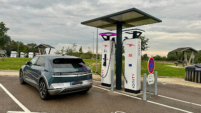 Borne de recharge IONITY à Perrogney-les-Fontaines