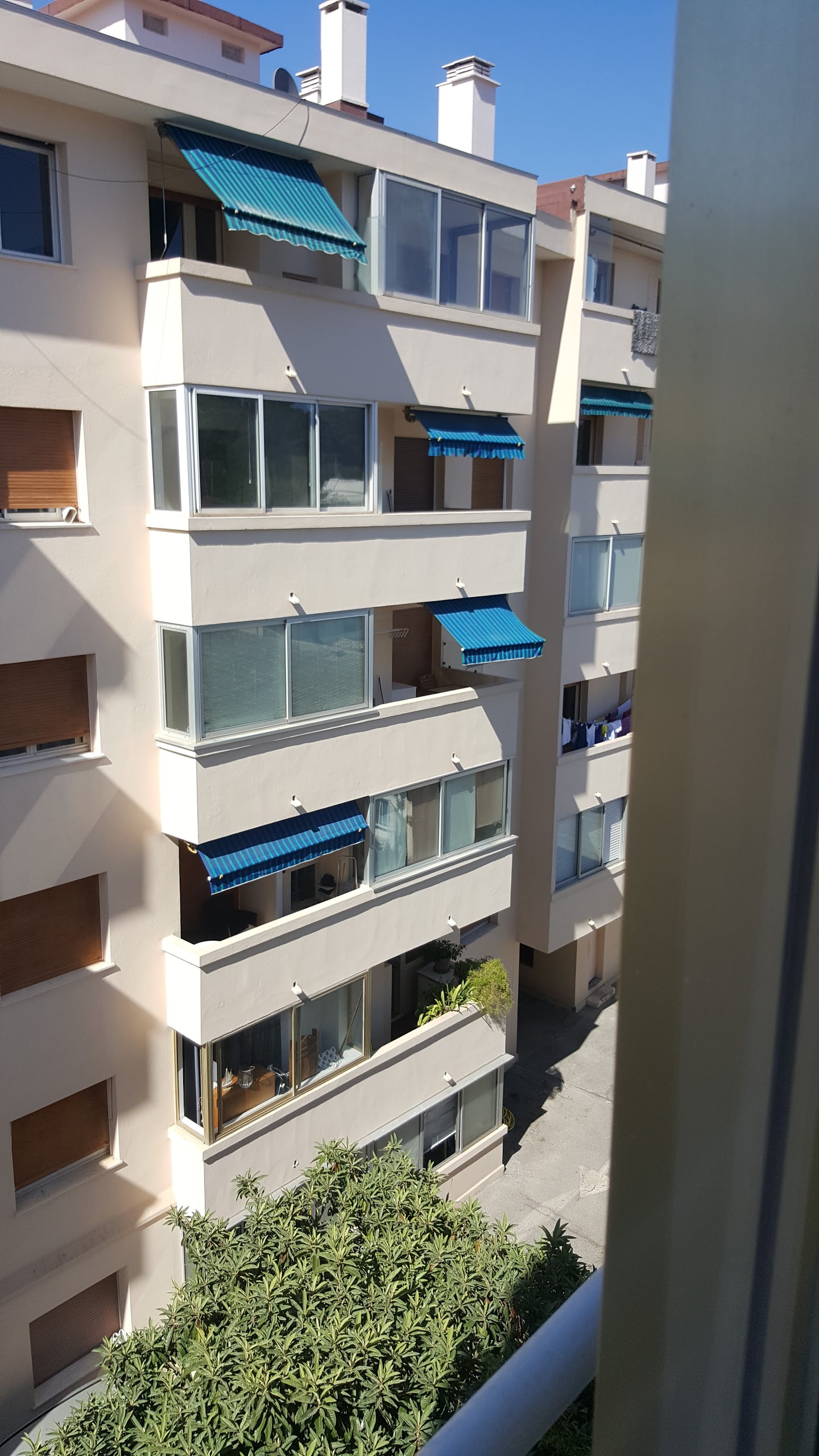 Photo n° 40 de l'avis de Raffles.u fait le 14/08/2017 à 14:06