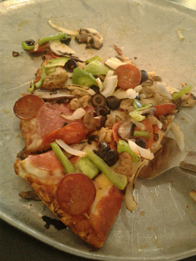 Pizza Restaurant «Round Table Pizza», reviews and photos, 10070 SW Barbur Blvd, Portland, OR 97219, USA