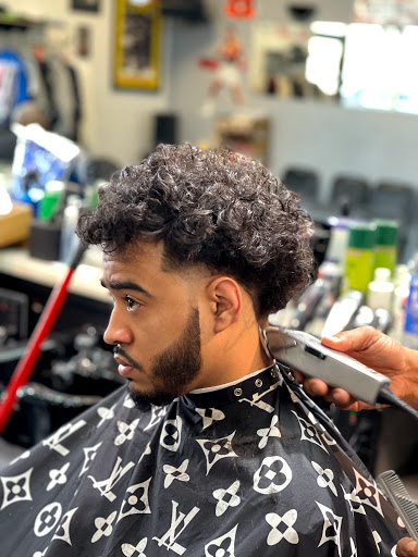 Barber Shop «20 and out barber shop», reviews and photos, 32871 Schoenherr Rd, Warren, MI 48088, USA