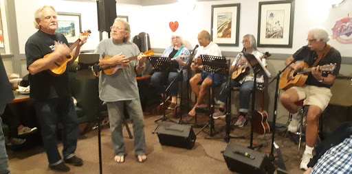 Pizza Restaurant «Round Table Pizza», reviews and photos, 1321 Encinitas Blvd, Encinitas, CA 92024, USA