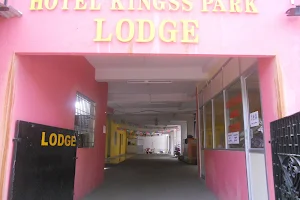 Hotel Kingss Park Lodge image