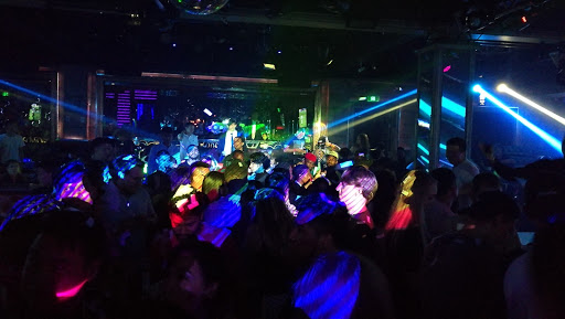 Discotheques flirt Beijing