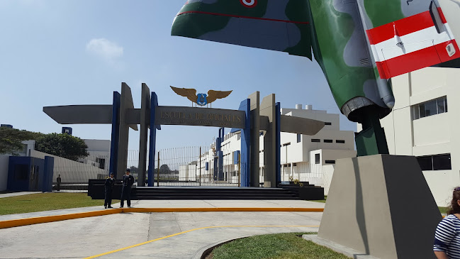 Opiniones de Escuela de Oficiales de la Fuerza Aérea del Perú en Santiago de Surco - Escuela