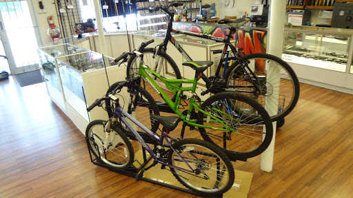 Pawn Shop «Mad Dog Pawn», reviews and photos, 3324 Manatee Ave W, Bradenton, FL 34205, USA