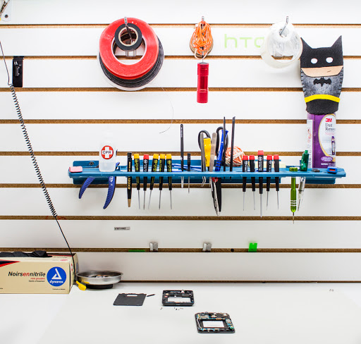 Cell Phone Store «CPR Cell Phone Repair Brentwood», reviews and photos, 2500 S Brentwood Blvd, Brentwood, MO 63144, USA