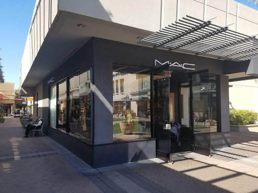 Cosmetics Store «MAC Cosmetics», reviews and photos, 2502 E Camelback Rd, Phoenix, AZ 85016, USA
