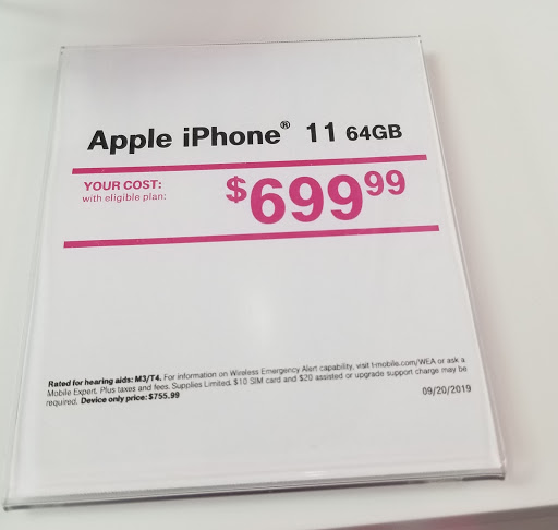 Cell Phone Store «T-Mobile», reviews and photos, 5006 Northwest Hwy b, Crystal Lake, IL 60014, USA