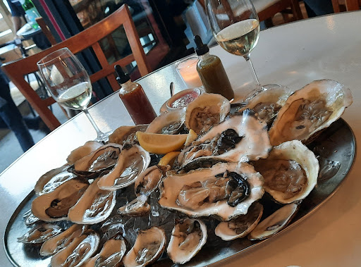 MAESTRO SVP - Oyster Bar - Seafood / Oysters / Tapas - Dine in / Livraison / Delivery