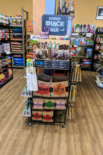 Pet Supply Store «Leash on Life, Pet Supplies», reviews and photos, 650 Pacha Pkwy #5, North Liberty, IA 52317, USA