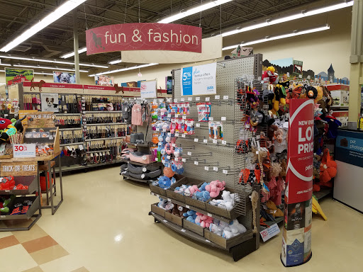 Pet Supply Store «Petco Animal Supplies», reviews and photos, 645 S Green Valley Pkwy, Henderson, NV 89052, USA