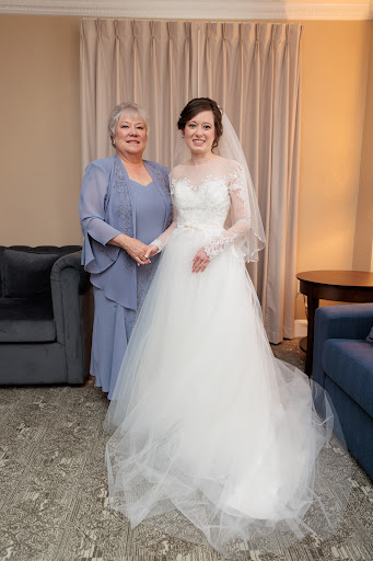 Bridal Shop «Sue Ames Bridal Outlet», reviews and photos, 202 N 10th St, Allentown, PA 18102, USA