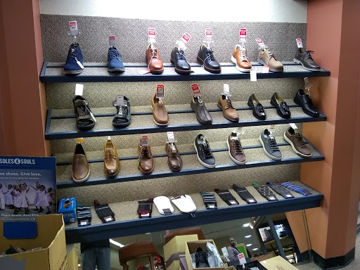 Shoe Store «Reyers Shoe Store», reviews and photos, 40 S Water Ave, Sharon, PA 16146, USA