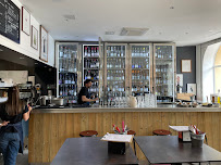 Atmosphère du Rouge, Restaurant - Bar à vin à Nice - n°2