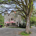 Photo n°7 de l'avis de Oskar.a fait le 21/05/2023 à 14:27 sur le  Jagdschloss Holzberghof à Bischofsheim in der Rhön