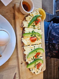 Avocado toast du Restaurant Le Pain Quotidien Lepic à Paris - n°15