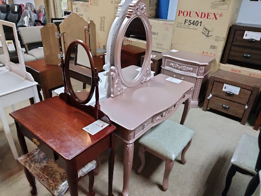 Bedroom Furniture Store «Furniture & Mattress World», reviews and photos, 4020 E Thomas Rd, Phoenix, AZ 85018, USA