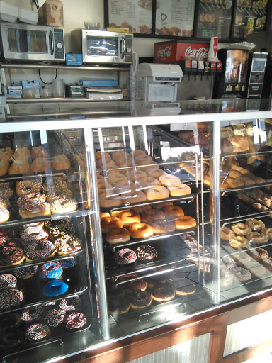 Donut Shop «Yum Yum Donuts», reviews and photos, 502 N Wilson Way, Stockton, CA 95205, USA