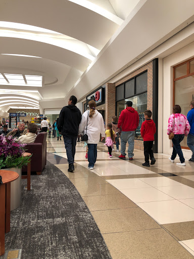 Shopping Mall «Woodland Mall», reviews and photos, 3195 28th St SE, Grand Rapids, MI 49512, USA