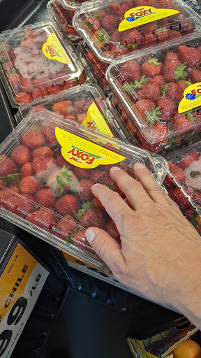 Grocery Store «Grocery Outlet Bargain Market», reviews and photos, 1000 Main St, Watsonville, CA 95076, USA