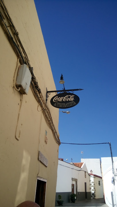 Bar Las Cuevas - C. la Palmita, 3, 35260 Agüimes, Las Palmas, Spain