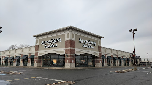 Barnes & Noble, 1180 Raritan Rd, Clark, NJ 07066, USA, 