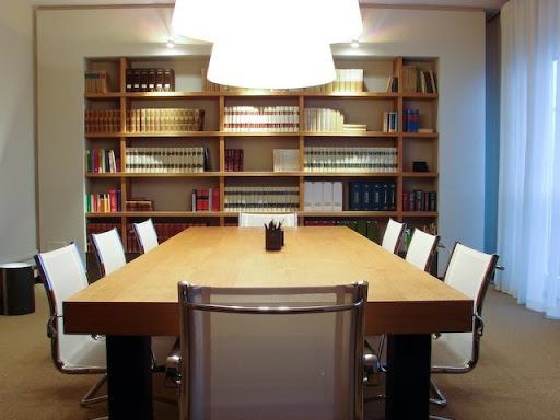 Información y opiniones sobre Abogados 1ª Consulta Gratuita – Macro Abogados Burgos – Divorcios – Desahucios – Herencias – Accidentes de Tráfico – Cláusula Suelo – Contratos – Alquileres de Burgos