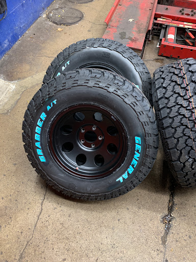 Auto Repair Shop «Golf Crawford Auto Service», reviews and photos, 9555 Crawford Ave, Evanston, IL 60203, USA