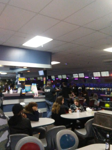 Bowling Alley «East Islip Lanes Inc», reviews and photos, 117 E Main St, East Islip, NY 11730, USA