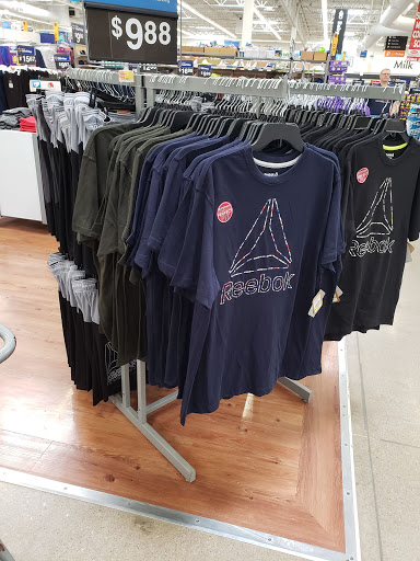 Department Store «Walmart Supercenter», reviews and photos, 3003 N Highway 61, Muscatine, IA 52761, USA