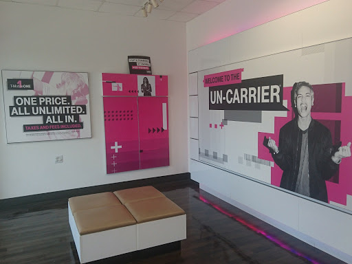 Cell Phone Store «T-Mobile», reviews and photos, 1498 Union Ave Suite 105, Memphis, TN 38104, USA