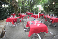 Atmosphère du Restaurant Relais du Taurion à Saint-Priest-Taurion - n°1