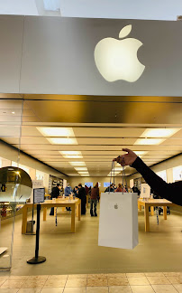 Apple Southcenter - Photo 9 - Car repair in Tukwila, WA, Bellevue