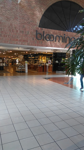 Shopping Mall «Willow Grove Park Mall», reviews and photos, 2500 W Moreland Rd, Willow Grove, PA 19090, USA