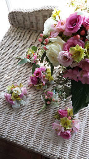 Florist «Eclectic Garden», reviews and photos, 323 Walnut St, St Charles, IL 60174, USA