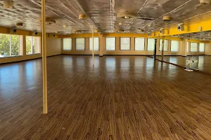 Yoga Journey Studios (Previously Bikram Hot Yoga Central Fremont) 瑜珈旅程精品會館 image