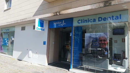 Clínica Dental Milenium Manuel Siurot - Sanitas - Av. Manuel Siurot, 21, 41013 Sevilla
