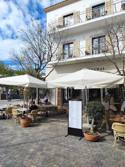 Cultural Restaurant - Plaça Miguel Capllonch, 13, 07470 Port de Pollença, Illes Balears, Spain