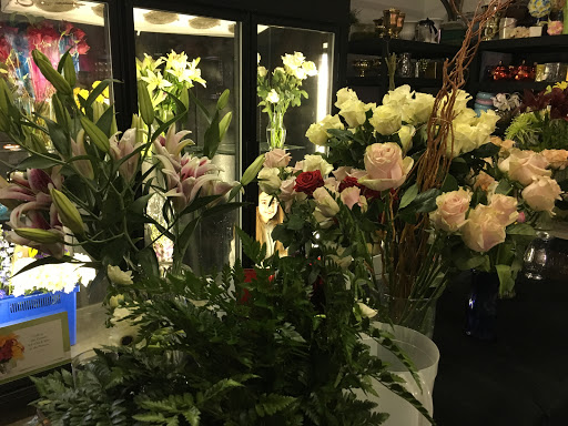 Florist «Alluring Flowers», reviews and photos, 12 Wheeler Ave, Betterton, MD 21610, USA