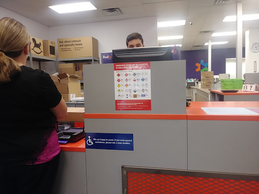 Print Shop «FedEx Office Print & Ship Center», reviews and photos, 18755 S Dixie Hwy Suite 57, Miami, FL 33157, USA