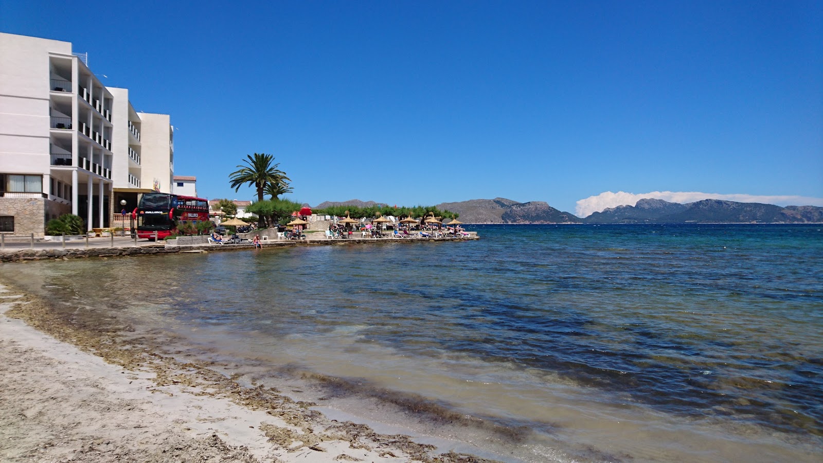 Foto von Platja Es Morer Vermell wilde gegend