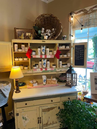 Hostel «Blue Goose Bike Hostel», reviews and photos, 128 E Main St, Irwinton, GA 31042, USA