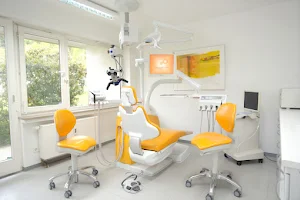 Zahnärztliches Zentrum Dres. Reulen image