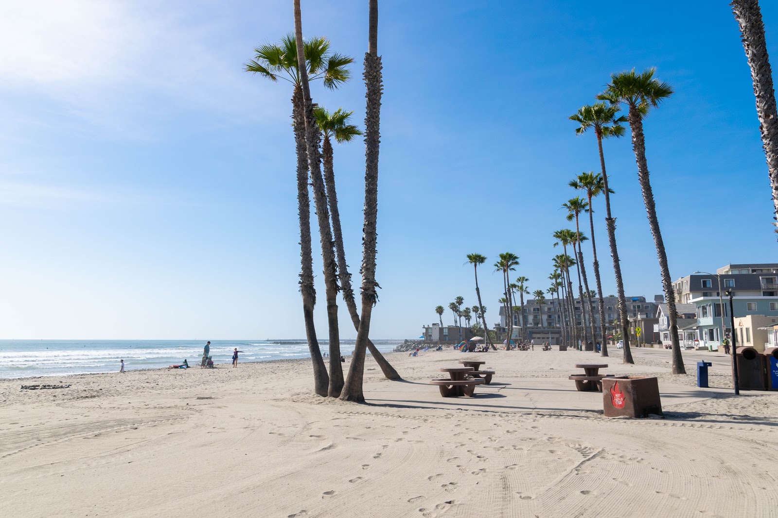 Zdjęcie Oceanside City beach z powierzchnią beżowy piasek