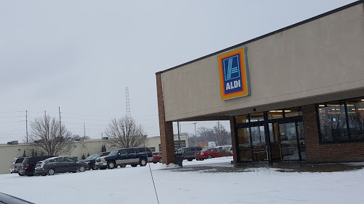 Supermarket «ALDI», reviews and photos, 2715 Henry St, Muskegon, MI 49441, USA