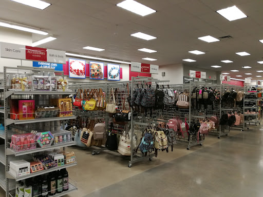 Clothing Store «Burlington Coat Factory», reviews and photos, 3350 Steelyard Dr, Cleveland, OH 44109, USA