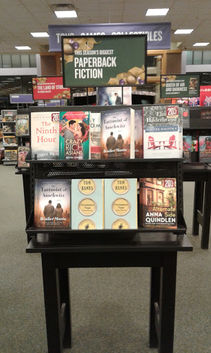 Book Store «Barnes & Noble», reviews and photos, 3100 Main St #1400, Maumee, OH 43537, USA