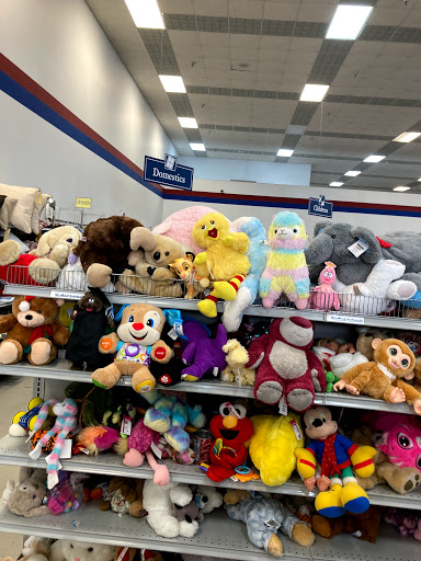 Thrift Store «Goodwill Industries of Greater Cleveland & East Central Ohio», reviews and photos, 14690 Snow Rd, Brook Park, OH 44142, USA