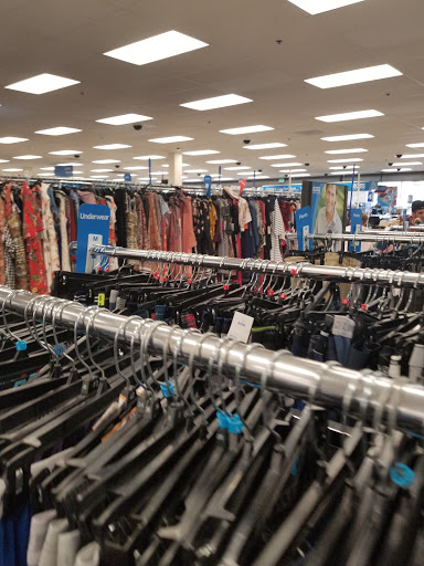 Clothing Store «Ross Dress for Less», reviews and photos, 20519 S Dixie Hwy, Cutler Bay, FL 33189, USA