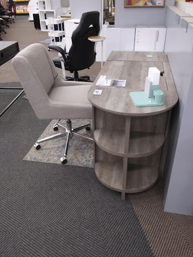 Office Supply Store «Staples», reviews and photos, 4610 N Clark St, Chicago, IL 60640, USA